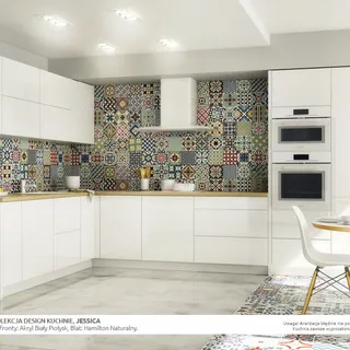 ROMANTYCZNA LUB ZAMYŚLONA